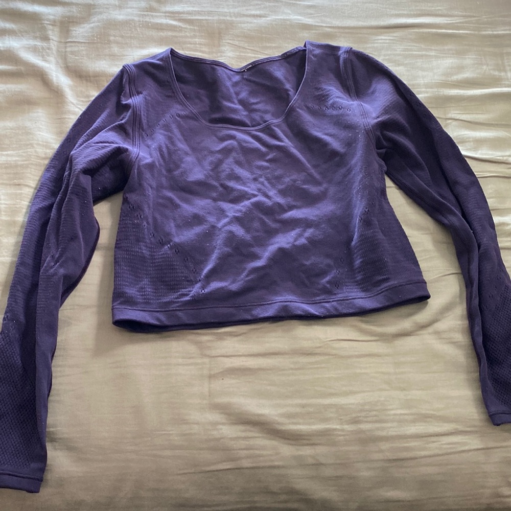 Lululemon cropped purple 3/4 sleeve top